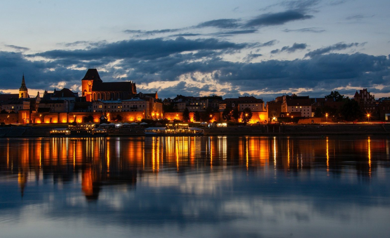 Panorama miasta nocą