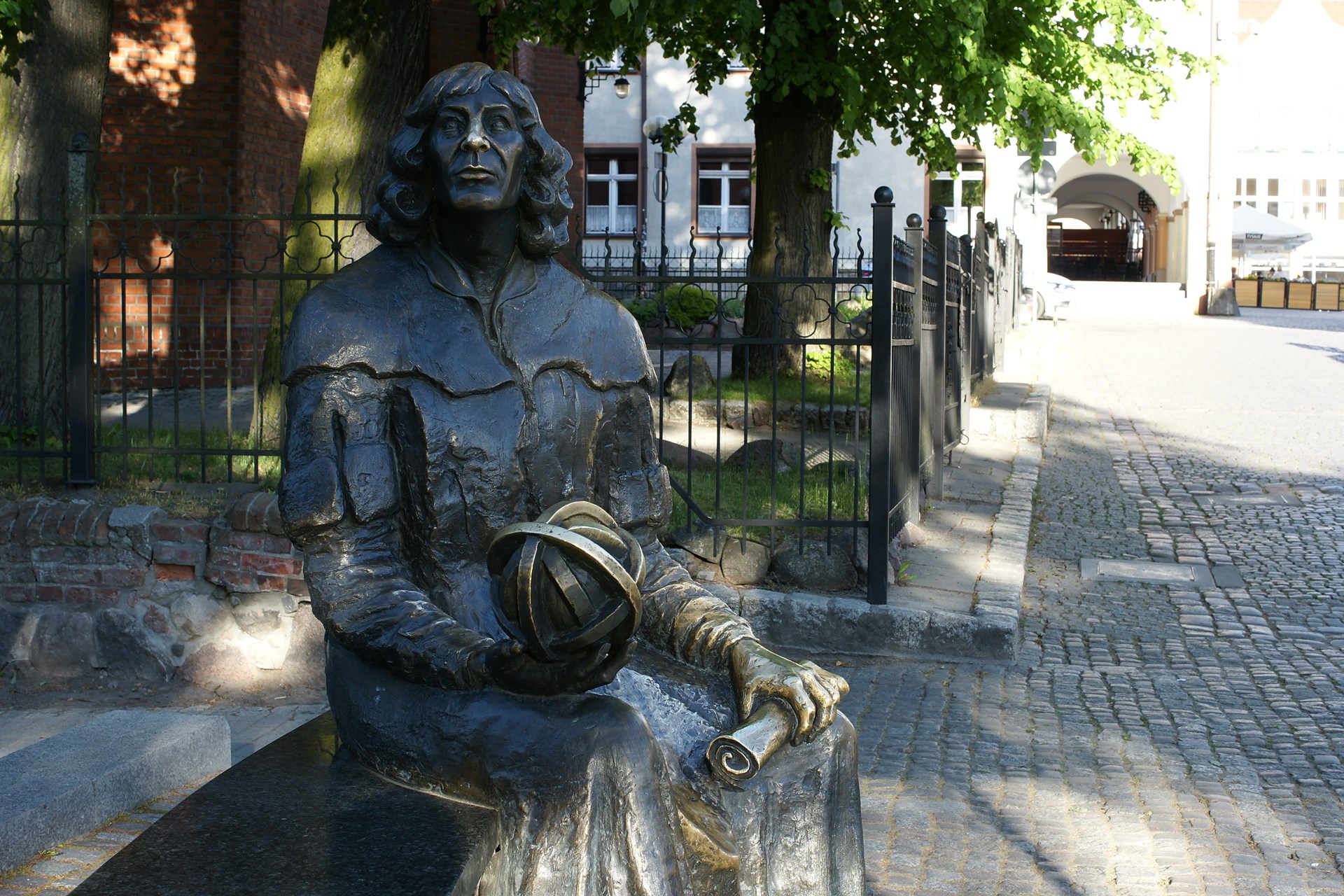 Ławeczka Mikołaja Kopernika w Olsztynie