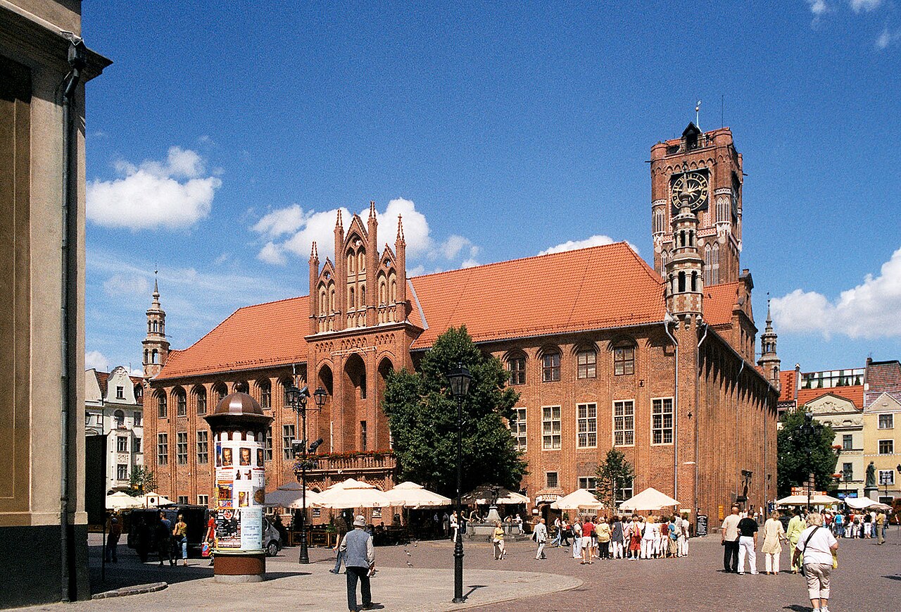 Toruń, miasto kamienia, mieczy i kupieckich ambicji