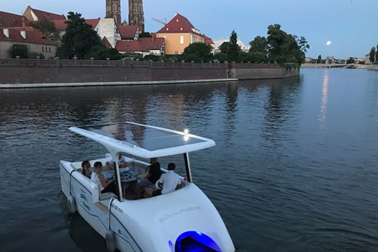 Wycieczkowy rejs po okolicy